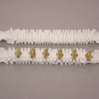 2.5cm (1in) gather heading tape, white,1 woven pocket, variable fullness.