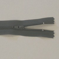 Off-black 56cm (22in) zip