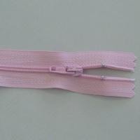 Light pink 56cm (22in) zip
